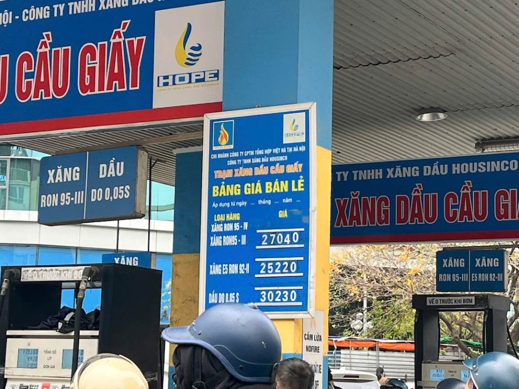 Giá xăng hôm nay 7/3: Loạt nhiên liệu tăng mạnh, cao nhất hơn 8.400 đồng/lít